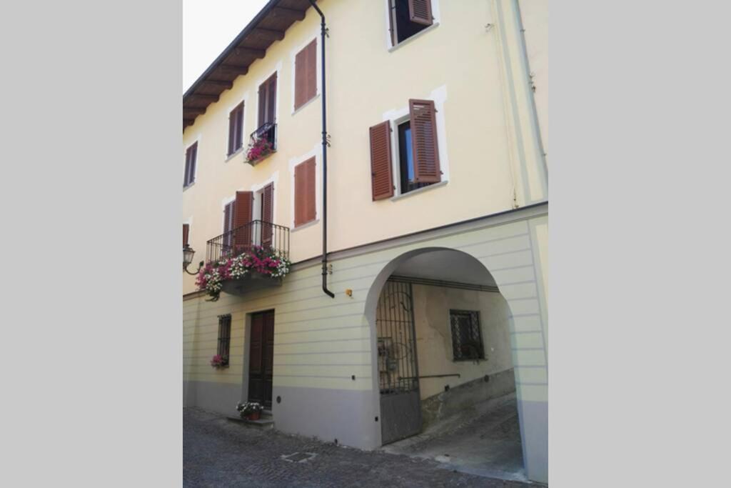 Ex Ostu Impero: vino, tartufo ed ospitalità La Morra Exterior foto